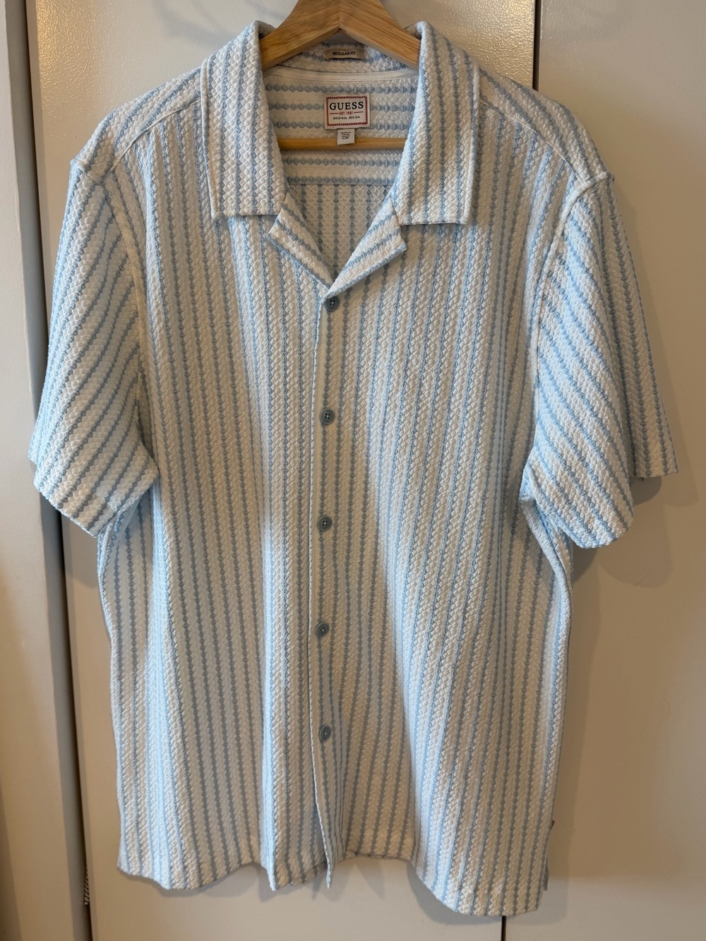 Guess - Men's Light Blue Striped Short-Sleeve Shirt - Size Large